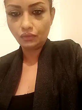 rosse26830 online show from November 29, 2025, 9:59 pm