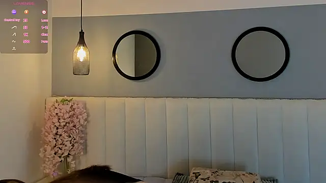 chelsea bolton  online show from March 8, 2026, 1:14 pm