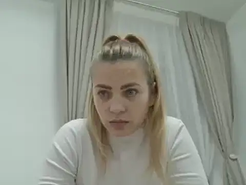 AnnaBell2025 online show from January 13, 2025, 8:37 pm