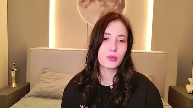 Snapshot of EmmaLawrens chatting on February 21, 2026, 8:55 pm EmmaLawrens online show from February 21, 2026, 8:55 pm