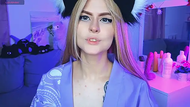 Emily  Mooree online show from February 8, 2025, 7:15 am