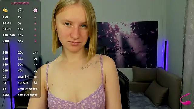 BeautyBlondy online show from October 25, 2025, 12:28 pm