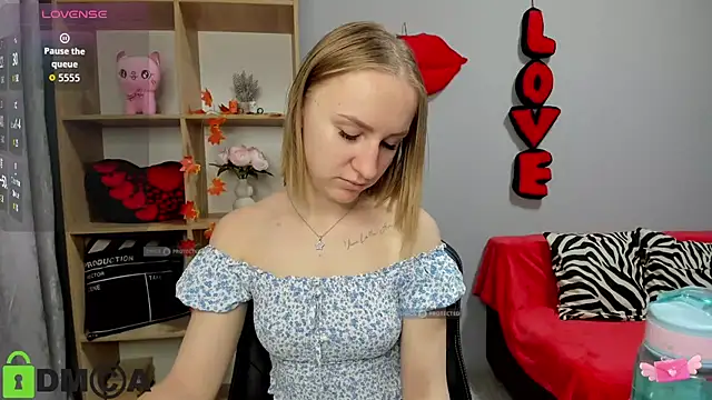 BeautyBlondy online show from November 28, 2025, 1:22 pm