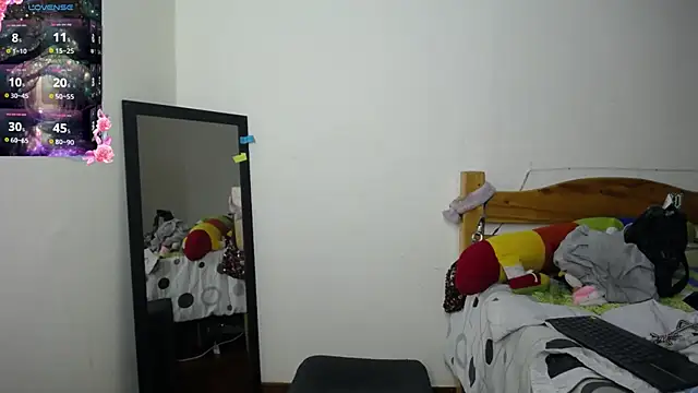 boysLittle online show from November 9, 2025, 5:44 am