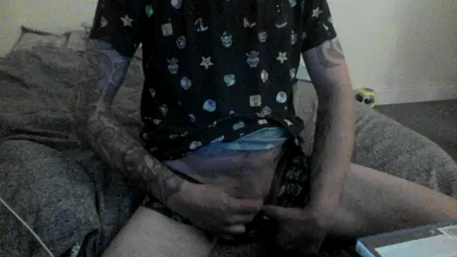 allnaked00 online show from May 12, 2026, 1:57 am