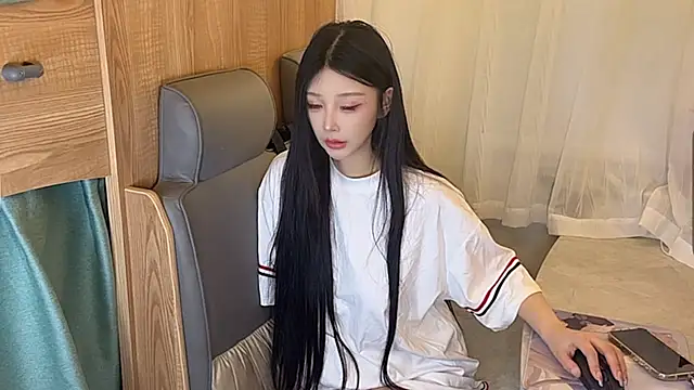 muyan 00 online show from November 22, 2025, 3:33 pm