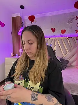 Snapshot of NyxAndria_1 chatting on February 25, 2026, 1:17 am NyxAndria 1 online show from February 25, 2026, 1:17 am