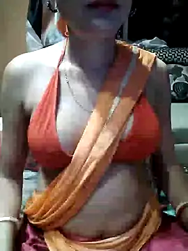 SANA-LEONI online show from March 3, 2025, 2:39 pm