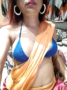 SANA-LEONI online show from October 31, 2025, 2:57 pm