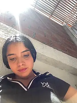 Snapshot of StefanyRousse chatting on October 31, 2025, 5:42 pm StefanyRousse online show from October 31, 2025, 5:42 pm