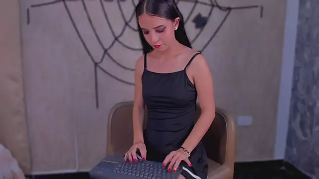 Snapshot of StefanyRousse chatting on October 24, 2025, 11:42 am StefanyRousse online show from October 24, 2025, 11:42 am