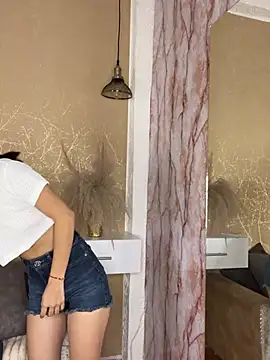 Snapshot of StefanyRousse chatting on March 14, 2025, 7:01 pm StefanyRousse online show from March 14, 2025, 7:01 pm