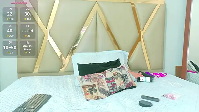 hotiergirl online show from October 5, 2025, 12:18 pm