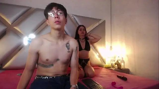 Snapshot of HiddenDesireFx chatting on February 17, 2025, 1:33 pm HiddenDesireFx online show from February 17, 2025, 1:33 pm