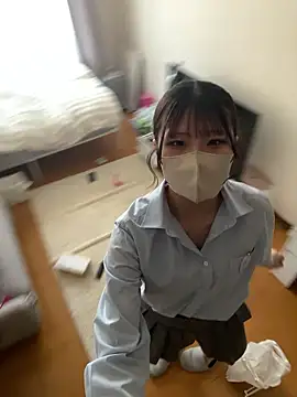 sakuchaaa 2525 online show from May 6, 2026, 8:07 am