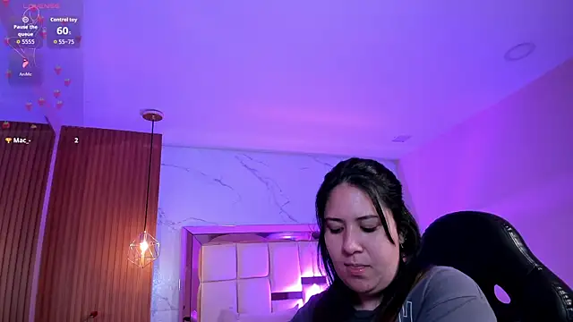 zoes milee online show from February 26, 2026, 11:32 am