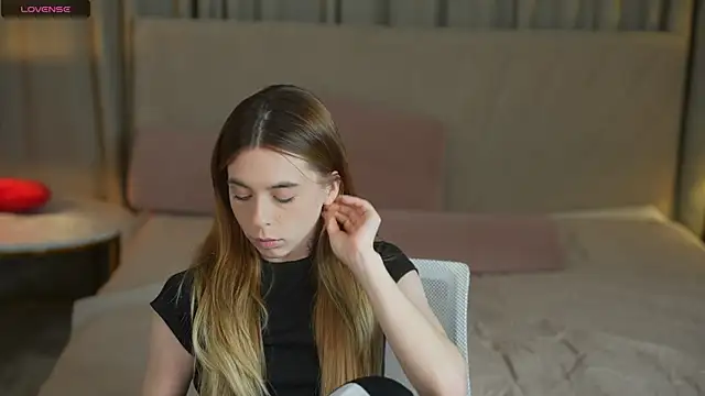 Snapshot of Lika_Secret_ chatting on September 23, 2025, 9:22 pm Lika Secret  online show from September 23, 2025, 9:22 pm