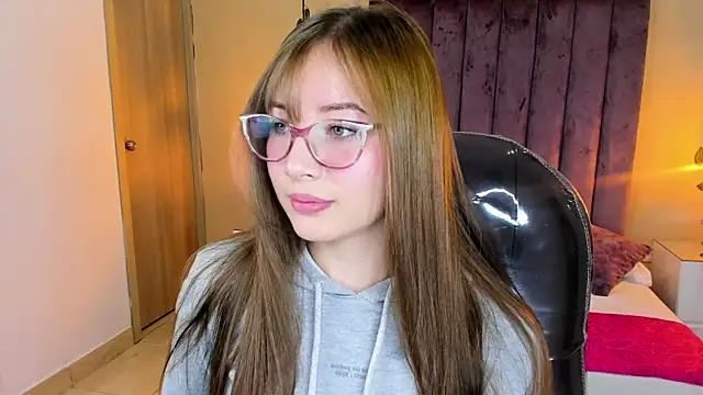 Dahlia Rousse online show from December 4, 2025, 6:23 am