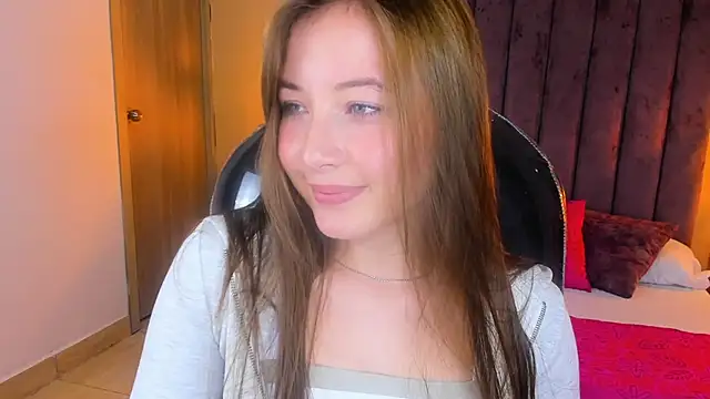 Dahlia Rousse online show from November 18, 2025, 6:06 am