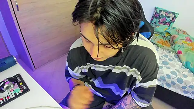 Snapshot of adam_wick chatting on January 12, 2025, 5:01 pm adam wick online show from January 12, 2025, 5:01 pm