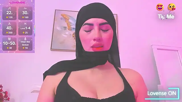 taylorsmiiith  online show from December 4, 2025, 8:19 pm