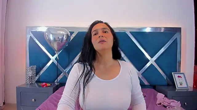 LucineArias online show from March 20, 2025, 11:23 pm