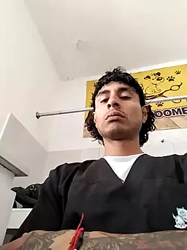 Snapshot of Saweetieyblacksnake chatting on October 22, 2025, 5:45 pm Saweetieyblacksnake online show from October 22, 2025, 5:45 pm