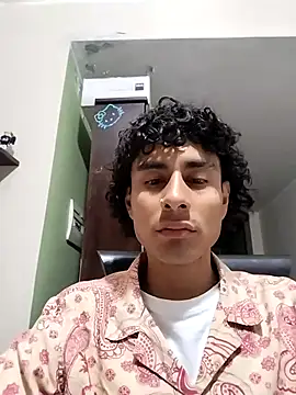 Snapshot of Saweetieyblacksnake chatting on October 21, 2025, 4:56 am Saweetieyblacksnake online show from October 21, 2025, 4:56 am
