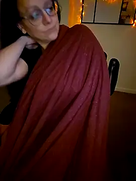 xxxshimmer online show from February 26, 2025, 11:32 am