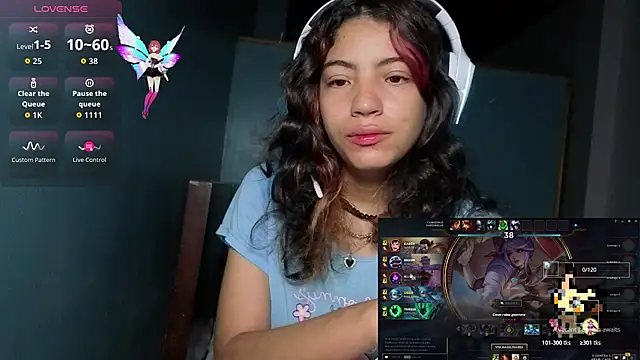 Lovelyamyy online show from November 18, 2025, 1:43 am