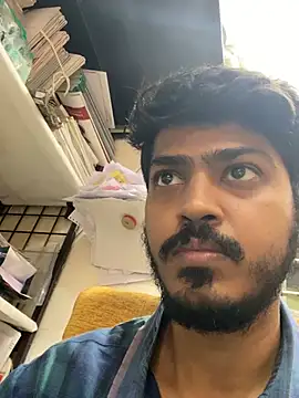 cute modell online show from January 15, 2025, 7:37 am