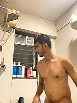 cute modell online show from October 16, 2025, 5:21 pm