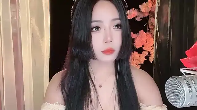 ying-love520 online show from March 13, 2025, 8:37 am