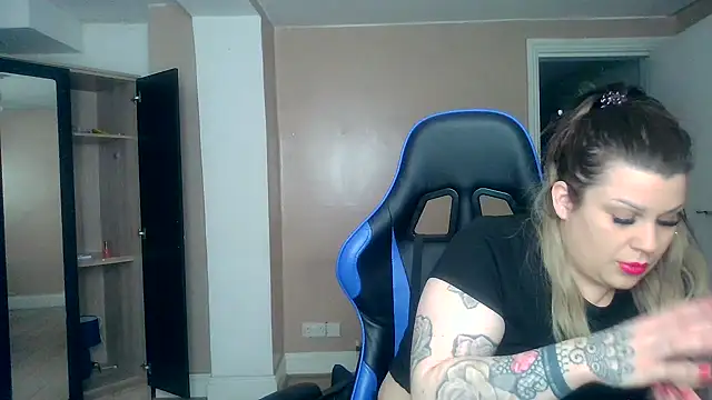 Snapshot of vanillachocduo chatting on March 12, 2025, 10:37 am vanillachocduo online show from March 12, 2025, 10:37 am