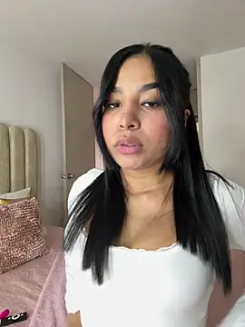 CharlotteGraay online show from April 5, 2026, 9:32 pm