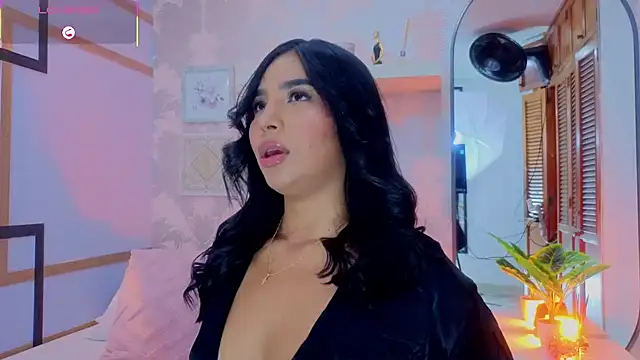 CharlotteGraay online show from April 13, 2026, 7:40 pm