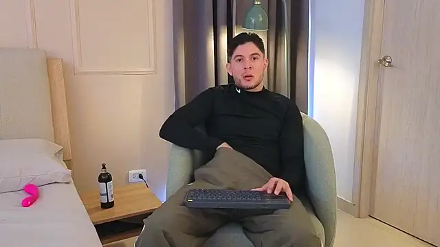 Snapshot of mr_danni chatting on March 3, 2026, 5:53 pm mr danni online show from March 3, 2026, 5:53 pm