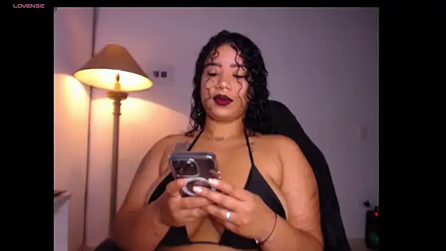 leslycarsson online show from April 8, 2026, 5:09 am