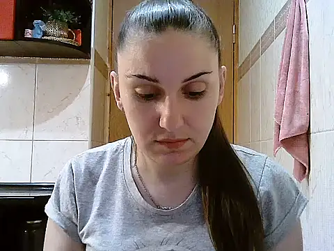 Snapshot of Yuliia30 chatting on June 3, 2026, 5:06 pm Yuliia30 online show from June 3, 2026, 5:06 pm