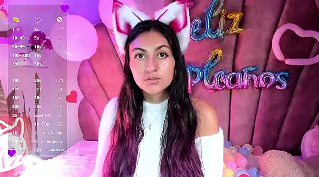 Snapshot of sweetfoxy_17 chatting on February 18, 2025, 10:03 pm sweetfoxy 17 online show from February 18, 2025, 10:03 pm