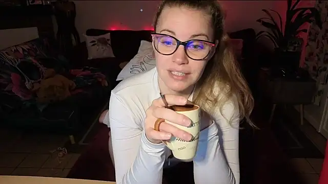 Miss luxiole online show from January 7, 2026, 6:29 am