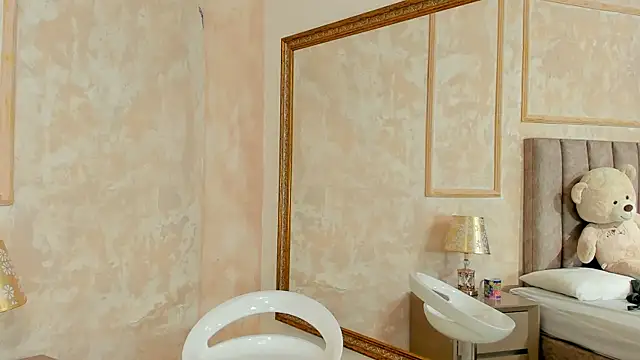 Snapshot of LilaBeily chatting on January 13, 2025, 1:45 am LilaBeily online show from January 13, 2025, 1:45 am