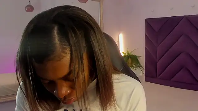 Snapshot of LilaBeily chatting on January 15, 2026, 9:29 pm LilaBeily online show from January 15, 2026, 9:29 pm