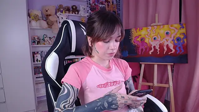 Snapshot of Catharsisi chatting on January 31, 2025, 4:38 pm Catharsisi online show from January 31, 2025, 4:38 pm