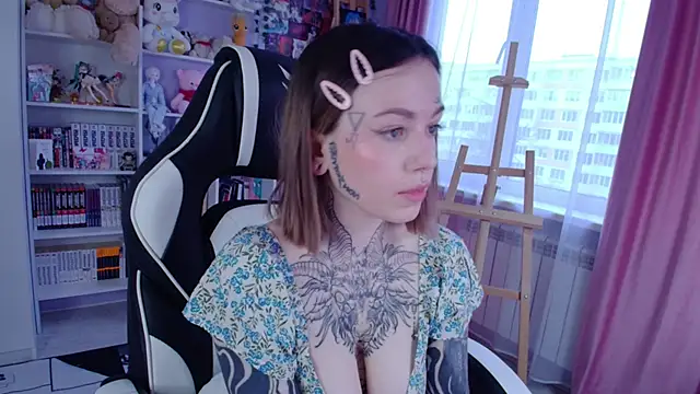 Snapshot of Catharsisi chatting on March 8, 2025, 3:13 pm Catharsisi online show from March 8, 2025, 3:13 pm