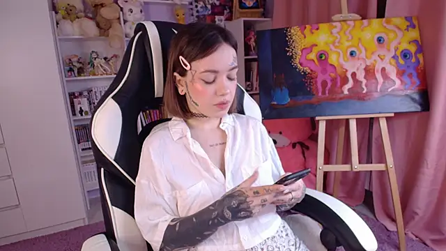 Snapshot of Catharsisi chatting on February 3, 2025, 5:14 pm Catharsisi online show from February 3, 2025, 5:14 pm