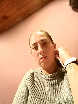 CHARLOTTE 1711 online show from April 16, 2026, 3:07 am