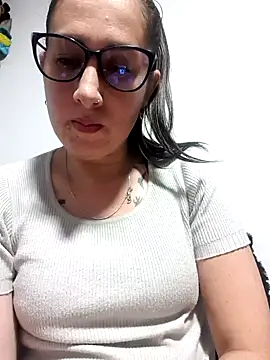 CHARLOTTE 1711 online show from November 20, 2025, 4:13 am