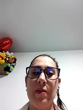 CHARLOTTE 1711 online show from October 18, 2025, 4:03 am