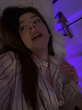 Snapshot of Mary_Leaf chatting on February 27, 2025, 10:31 pm Mary Leaf online show from February 27, 2025, 10:31 pm